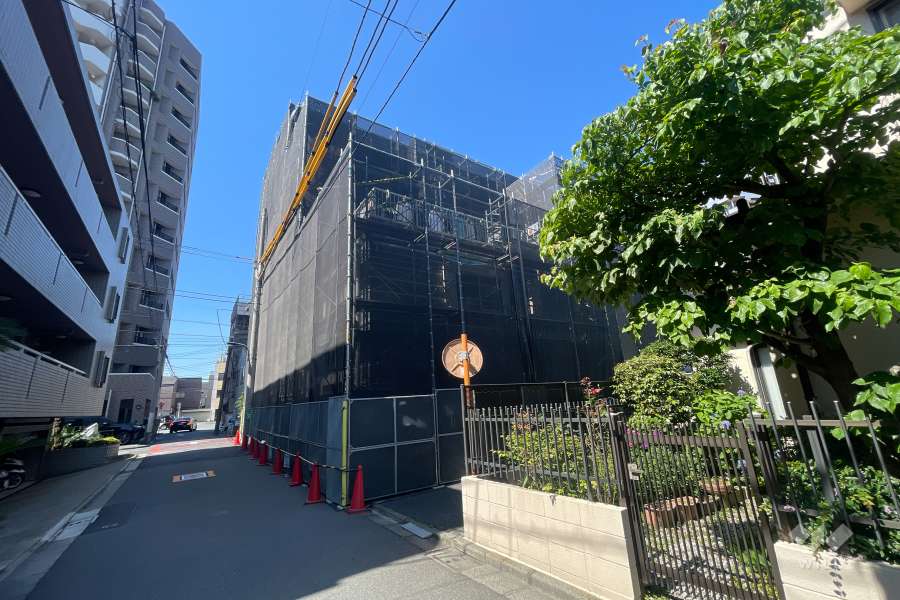 ダイアパレス赤羽ハイドパークの外観（北東側から）※2024年7月現在、大規模修繕工事中