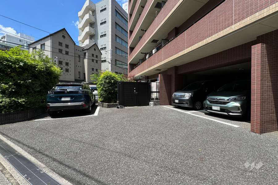 敷地内駐車場（屋内・屋外平面式）