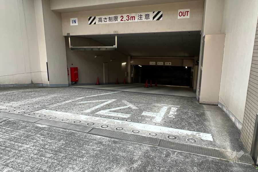 駐車場の出入り口