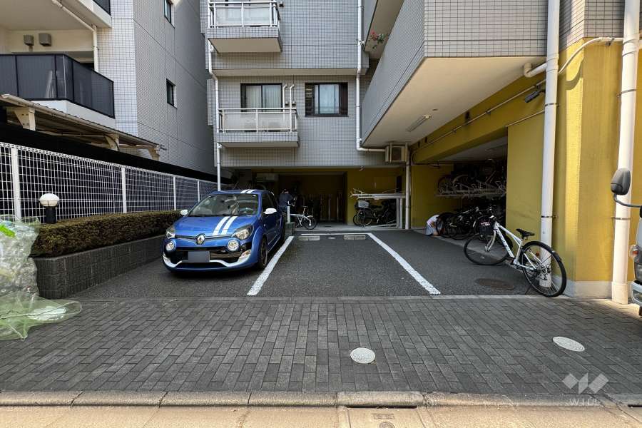 敷地内駐車場（屋外平面式）