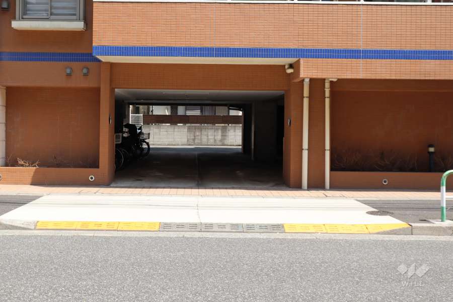 駐車場の出入り口