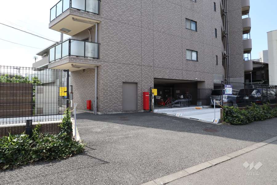 駐車場の出入り口