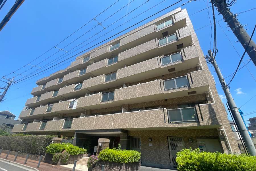 ローヤルシティ北赤羽の外観（南西側から）