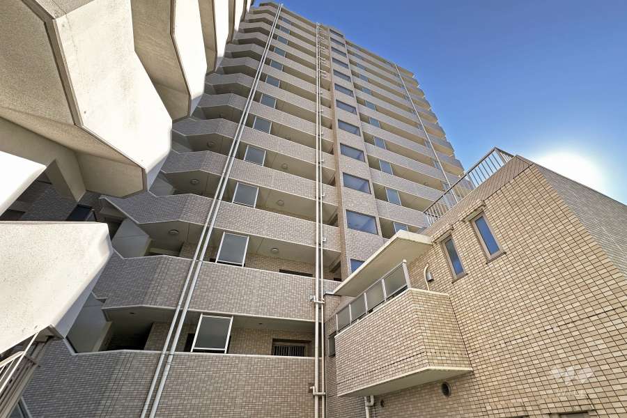 グローリオ王子神谷の外観（北西側から）