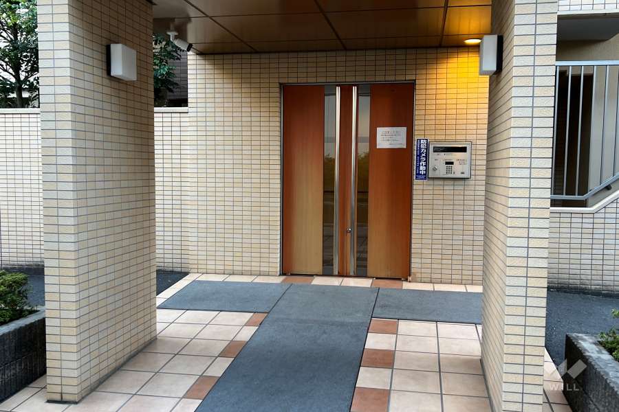 北側エントランス