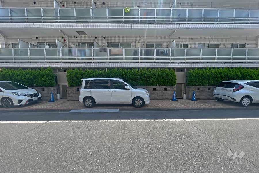 敷地内駐車場（屋外平面式）