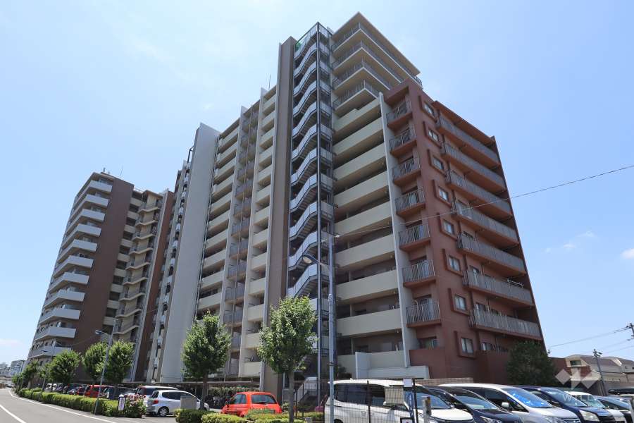 アクエアリバージュ東京の外観（北側から）