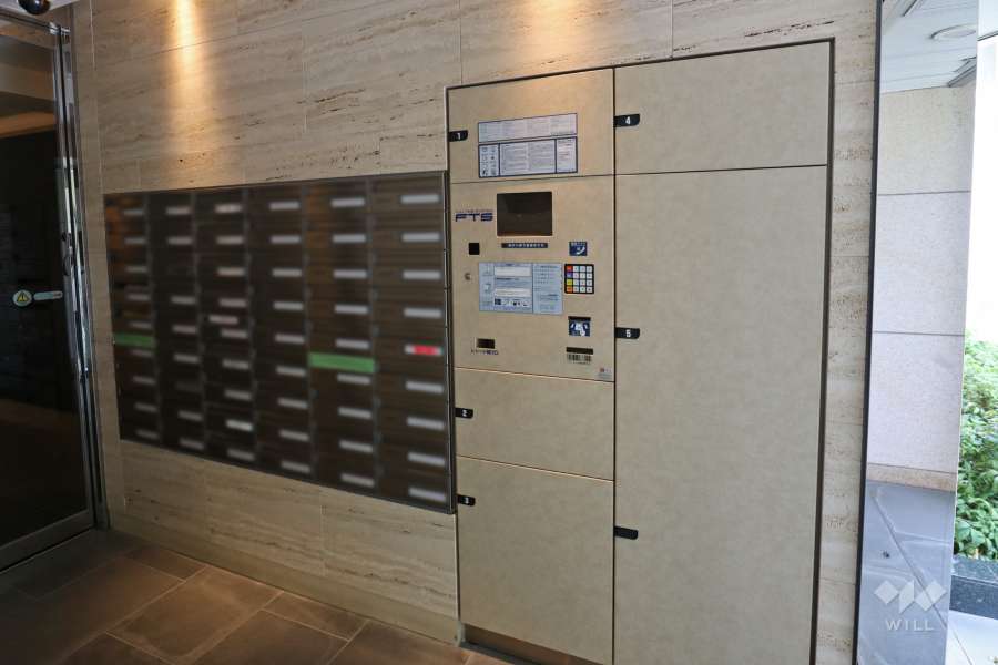 宅配ボックスと共用ポスト