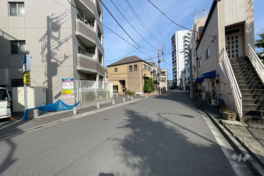 敷地南西側の前面道路