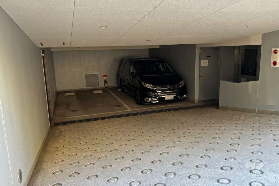敷地内駐車場（屋内平面式）