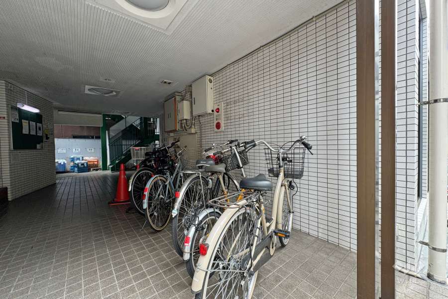 駐屋内に設けられた輪場