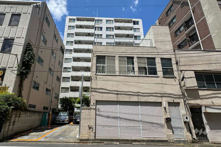 パークステージ王子駅前の外観（南側から）