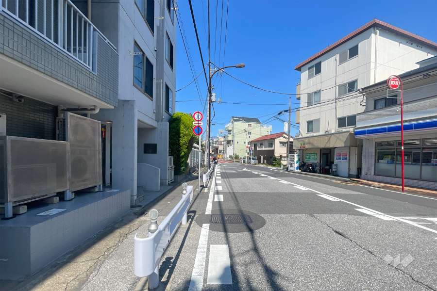 敷地南側の前面道路　