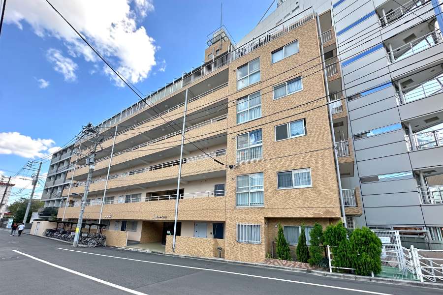 ライオンズマンション王子第５の外観（北西側から）