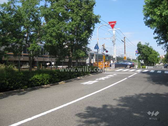 マンション北側にＪＲ神戸線が通っています。