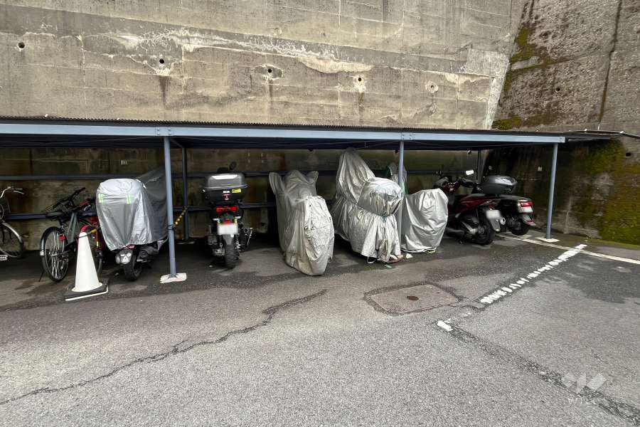バイク置場　