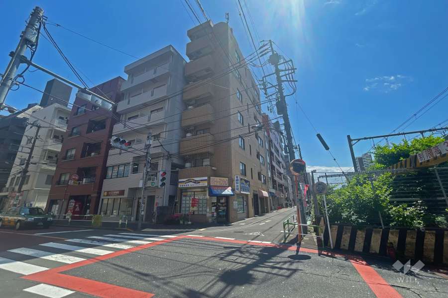 コスモ駒込の外観（北東側から）