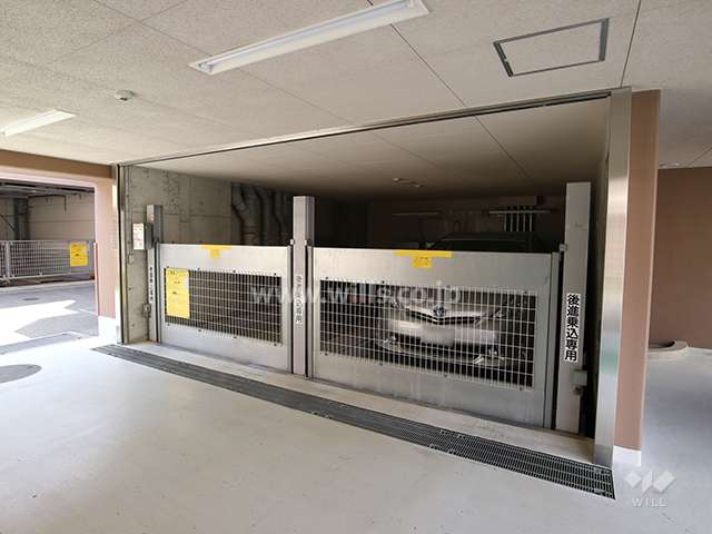敷地内駐車場（屋内機械式）