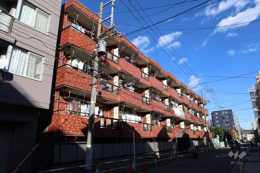 モナークマンション赤羽の外観（南西側から）