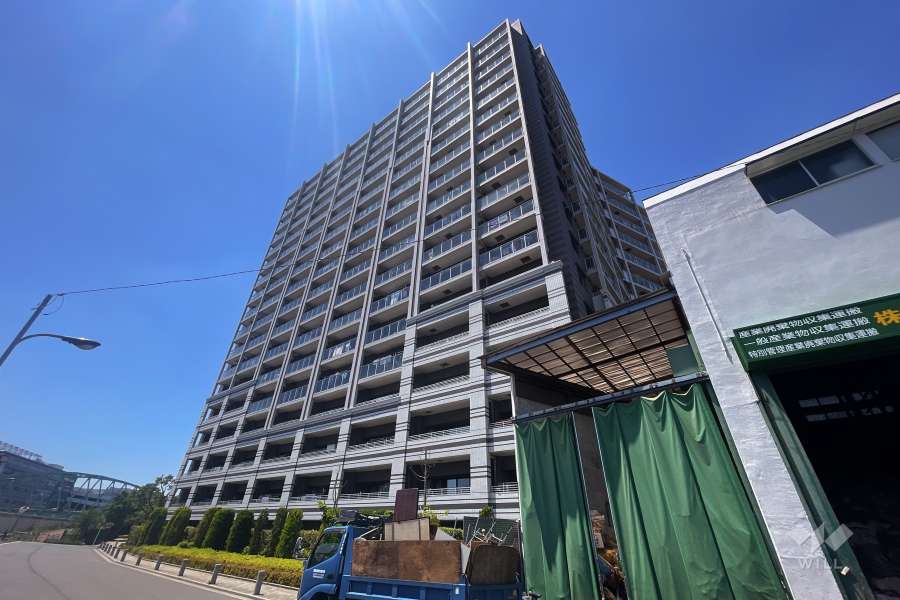 クレストガーデンレジデンスの外観（南東側から）