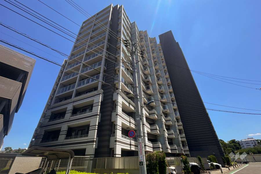 クレストガーデンレジデンスの外観（北西側から）