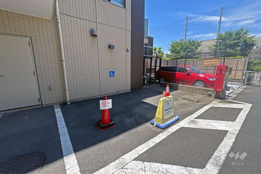 敷地内駐車場（屋外平面式）身障者用