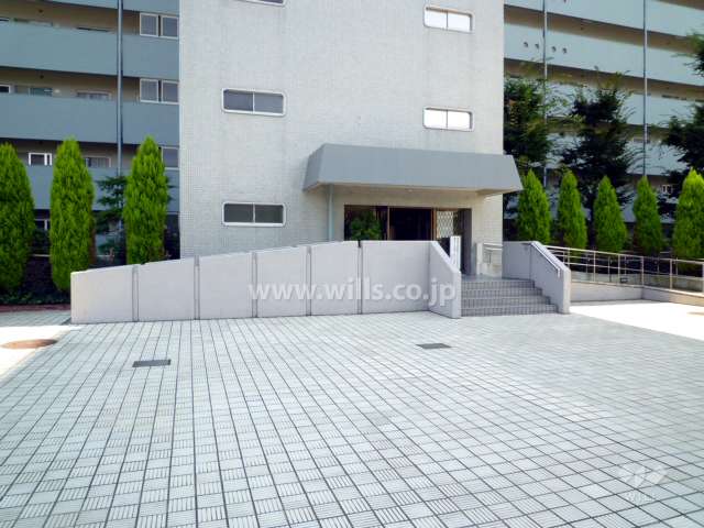 エントランス前広場