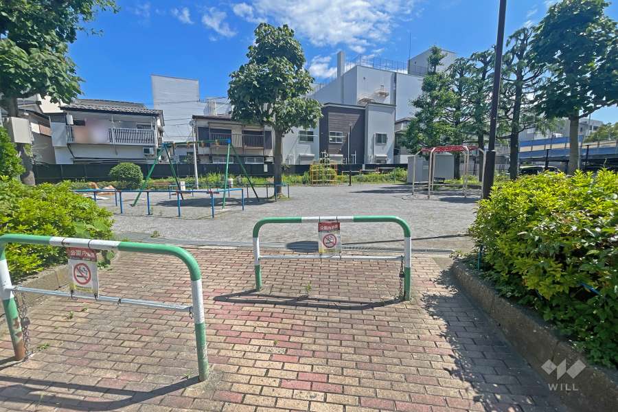 敷地に隣接した公園
