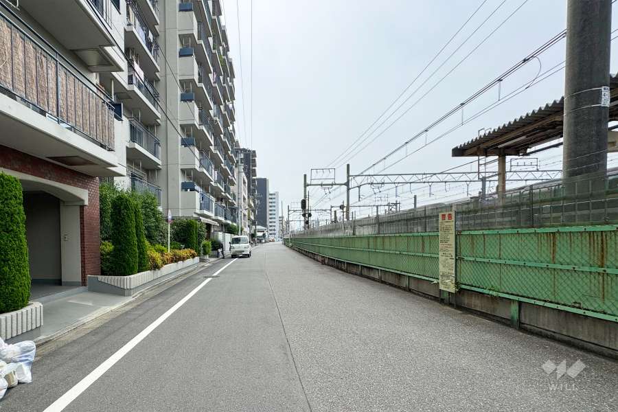 敷地南西側の前面道路