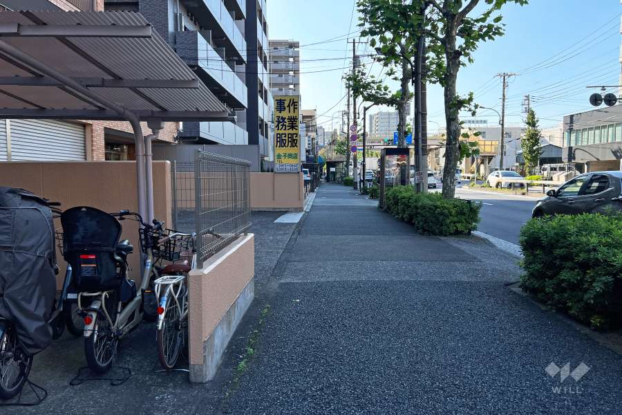 敷地北側の前面道路　