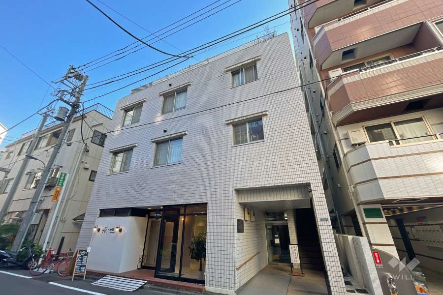 シンエイ赤羽マンションの外観（北東側から）