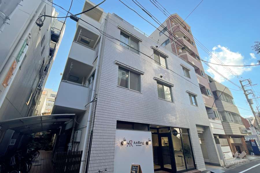 シンエイ赤羽マンションの外観（東側から）