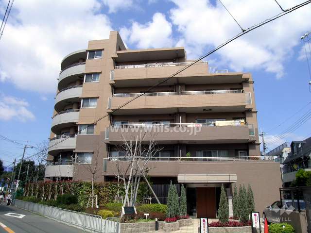 ライオンズマンション服部緑地パークサイドレジデンスの外観（南側から）