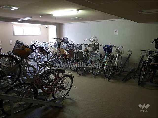 屋内にある駐輪場