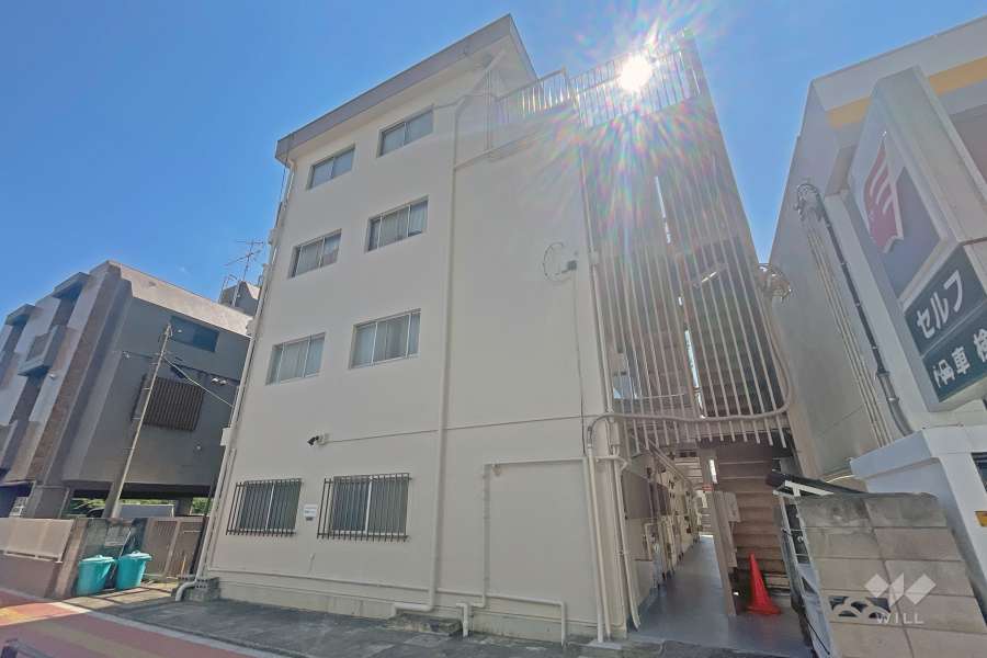 東興マンションの外観（北東側から）