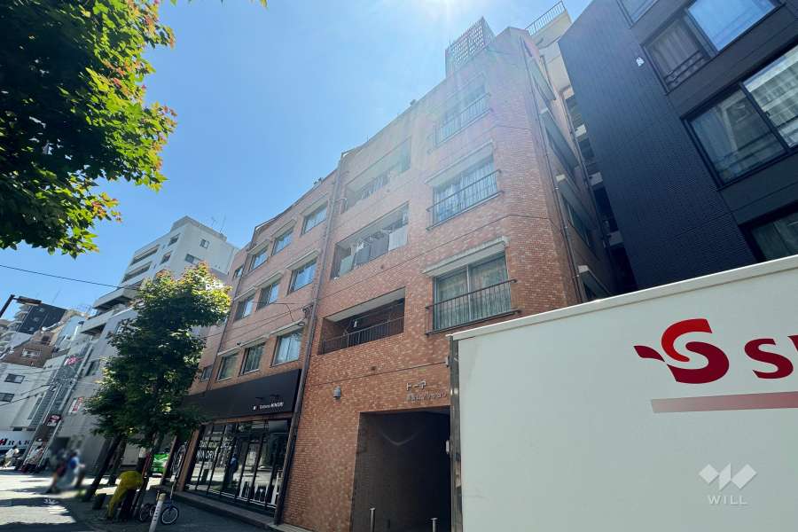 トーア飛鳥山マンションの外観（北西側から）　