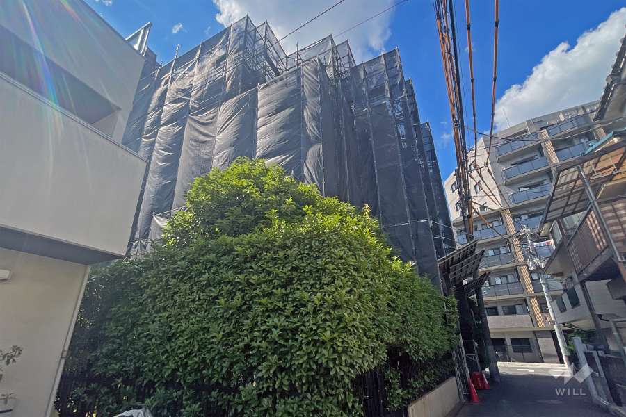 十条ガーデンハウスの外観（南東側から）（大規模修繕工事中/2024年6月現在）