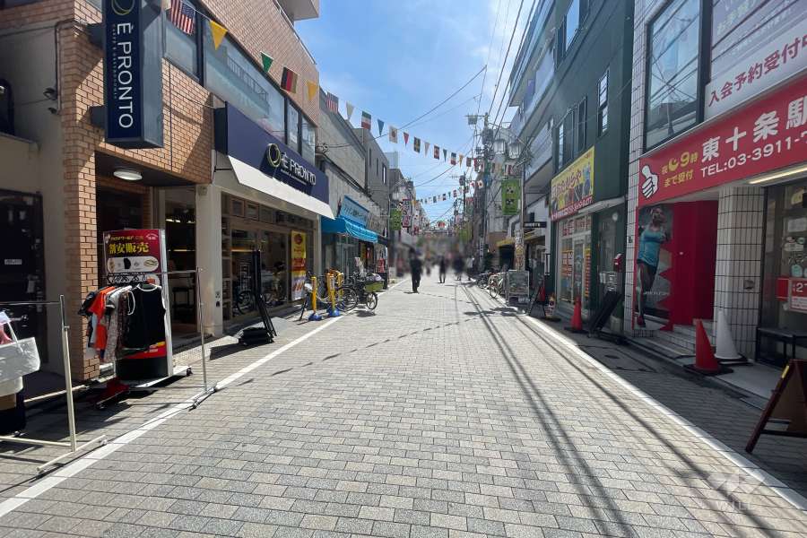 敷地北西側の前面道路