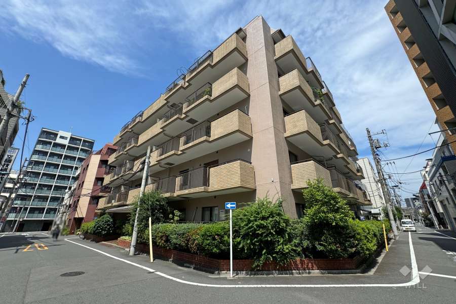 朝日プラザ王子の外観（南西側から）