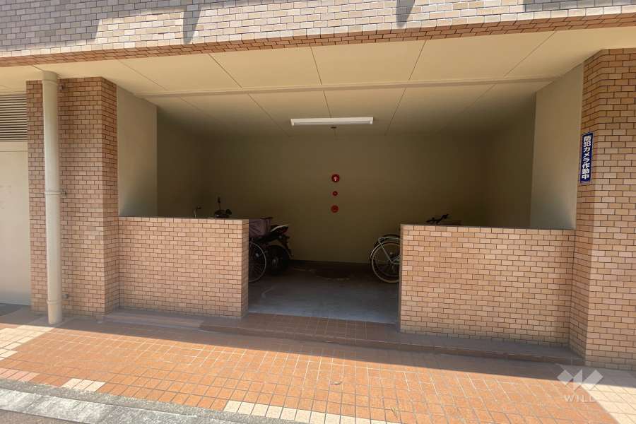 屋内に設けられた駐輪場
