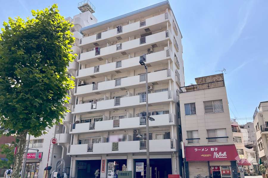 マンション初穂赤羽の外観（北東側から）