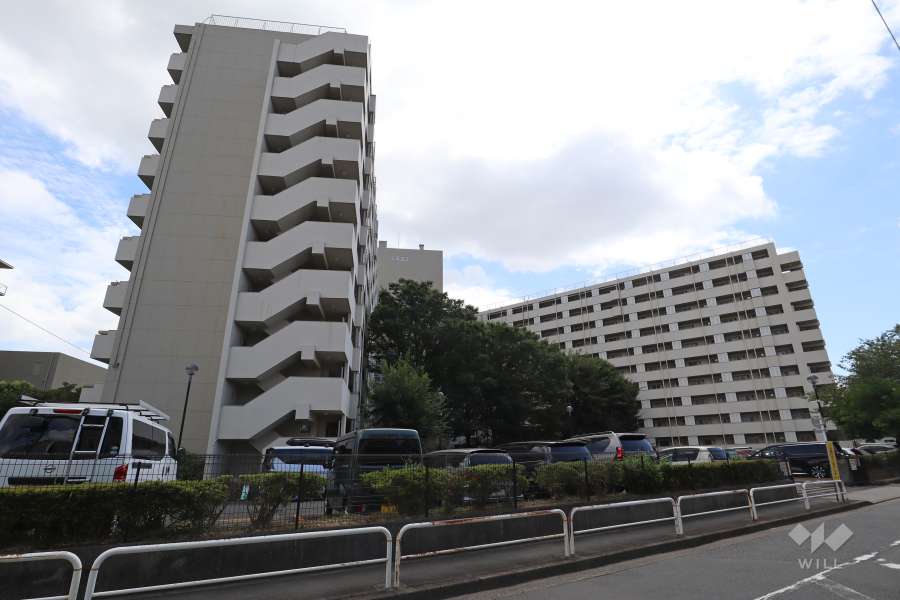 赤羽台四丁目住宅の外観（北側から）