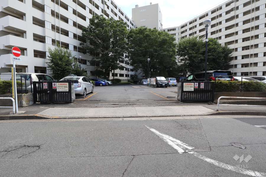 駐車場の出入り口　