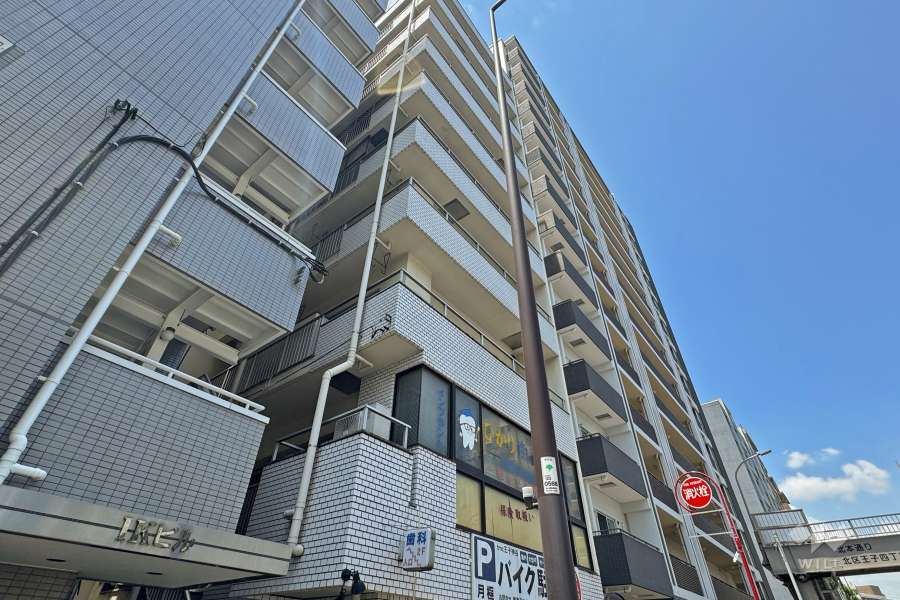 リーフハイツ王子2の外観（南東側から）