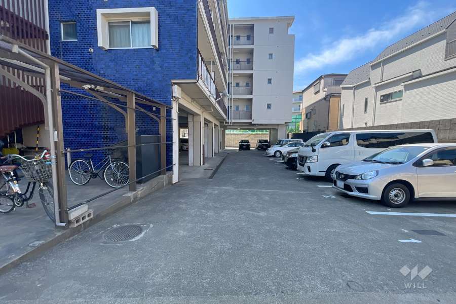 敷地内駐車場（屋外平面式）