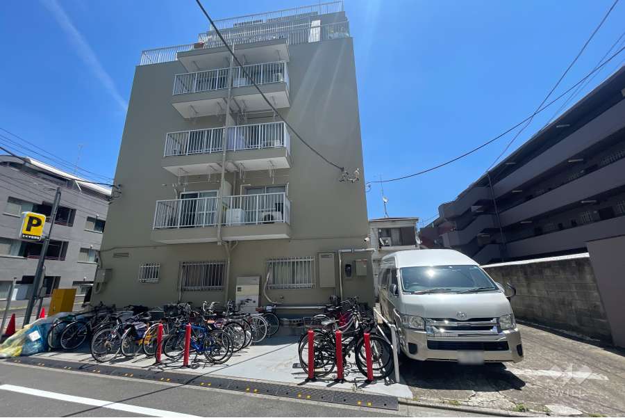 マルヨネマンションの外観（南西側から）