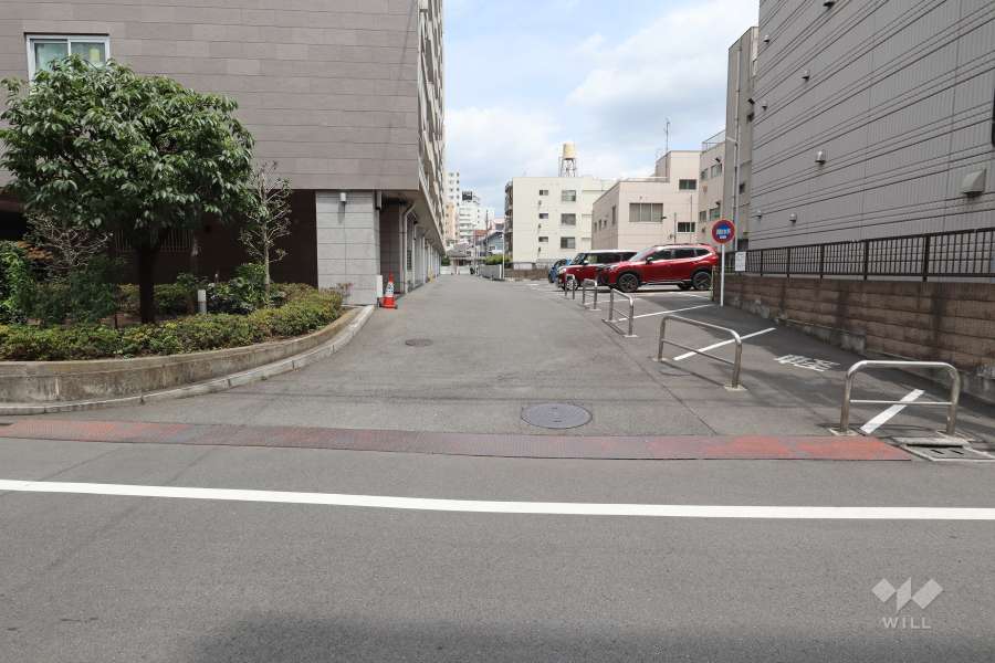 駐車場の出入り口　