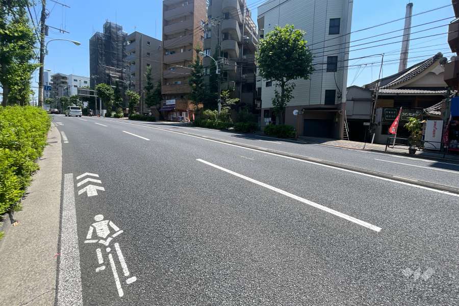 敷地北東側の前面道路　