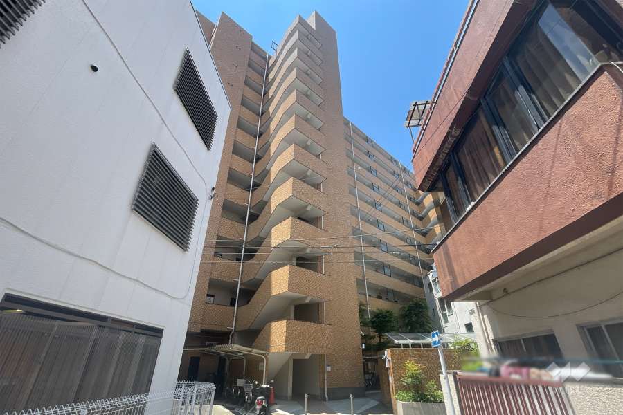 王子ローヤルコーポの外観（北東側から）