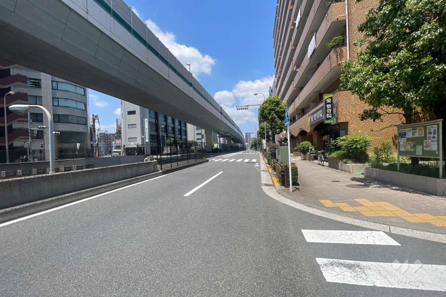 敷地南西側の前面道路